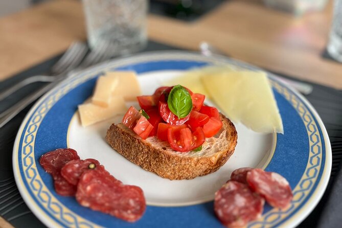Authentic Italian Dinner in Cozy Canal Home in Amsterdam - Key highlights I’d center in your plan