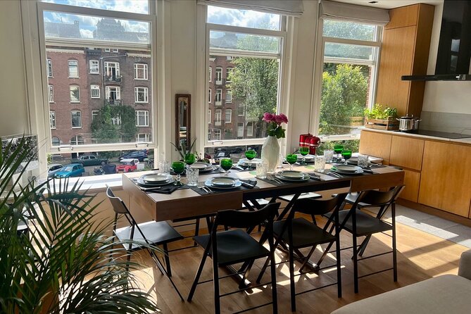 Authentic Italian Dinner in Cozy Canal Home in Amsterdam - Inside Cucina Beatrice: Luca’s canal-home setup and how the evening flows