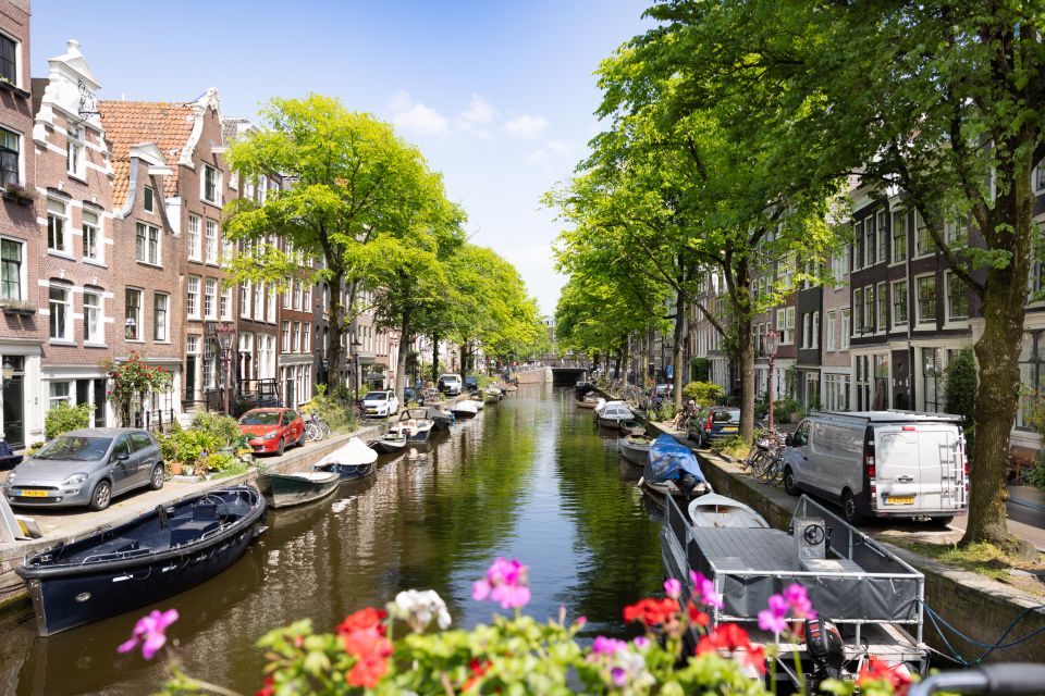 Boutique Dutch Food & History Tour with up to 8 guests only - Should you book this Boutique Dutch Food & History Tour?
