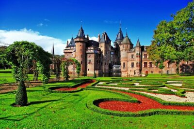 Castle De Haar Small-Group Tour from Amsterdam - The van ride and meeting point: simple, but arrive ready