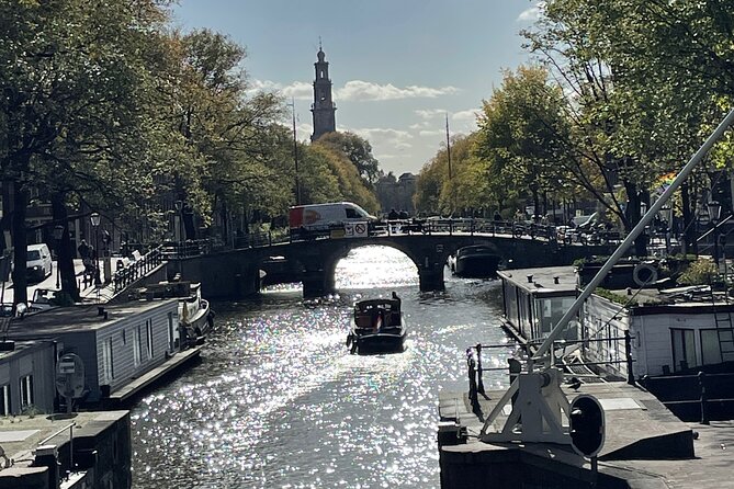 CULTURE Cultural city tour - Torensluis and the Canal Life Lesson: With and On the Water
