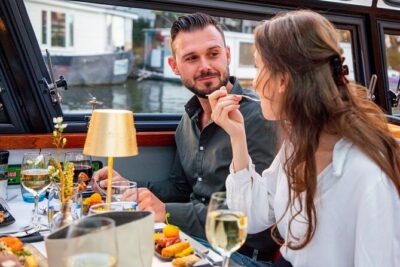 Dinner Canal Cruise Amsterdam: 4-Courses Including Drinks - Meeting at LOVERS Cafe and how the night actually starts