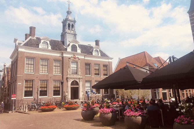 Dreamy Dutch Villages Tour: Giethoorn, Zaanse Schans & More - Pickup, comfort, and the logistics that make or break the day
