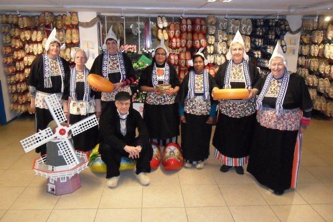 Dutch Experience in Volendam with Traditional Outfits - Who this is best for (and who should rethink)
