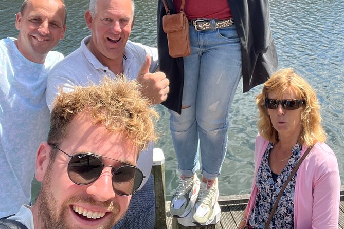 e-Scavenger hunt Volendam: Explore the city at your own pace - Price and value: $37.33 per group adds up