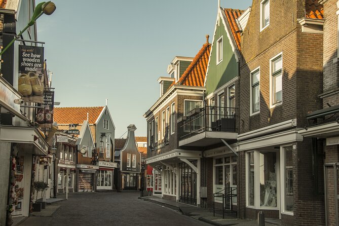 e-Scavenger hunt Volendam: Explore the city at your own pace - What I’d watch for: question clarity and outdated details