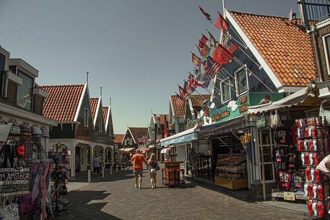 e-Scavenger hunt Volendam: Explore the city at your own pace - The “game walk” flow: how to use the app without frustration