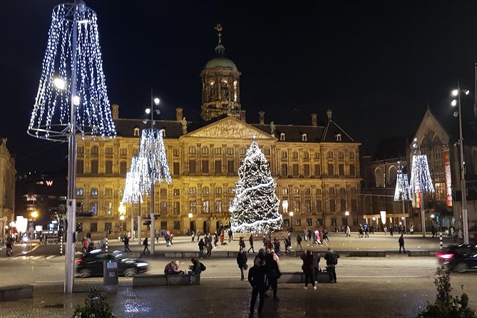 Elisabeth's Tailor made tours and services in Amsterdam and the Netherlands. - Former Town Hall of Nieuwer-Amstel: antiques, markets, and design shopping