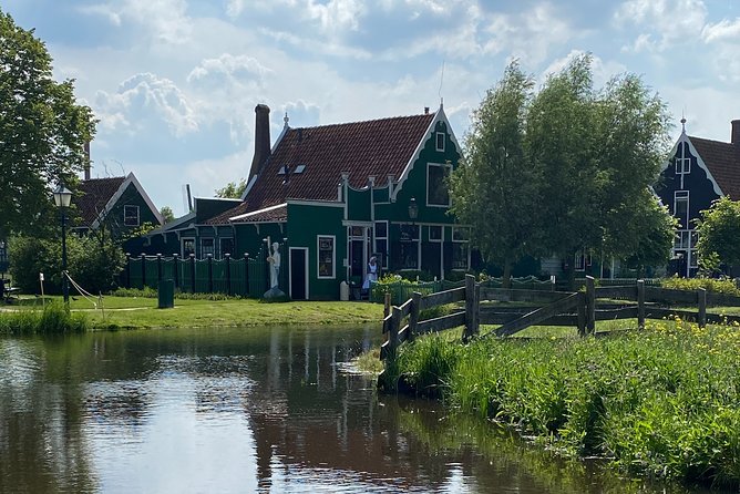 Escape Amsterdam: E-Bike to Zaanse Schans Windmills & Zaandam - The Ride Experience: How the Route Stays Comfortable
