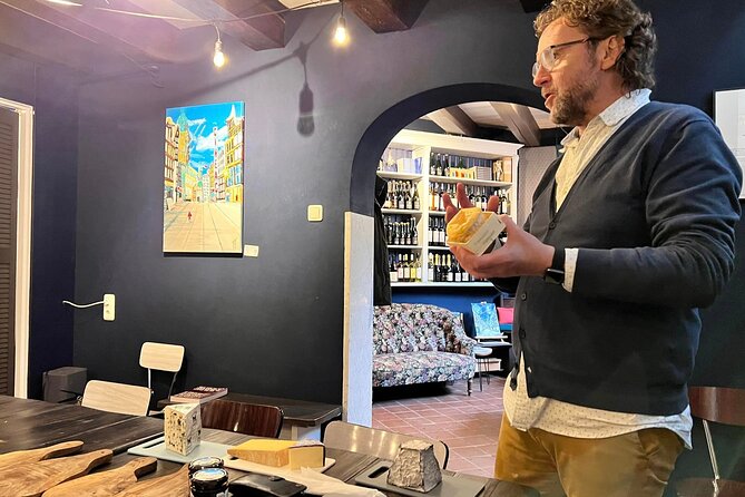 Exclusive Cheese Walk & Dutch Wine Discovery - Jordaan and North Square: where the cheese-market energy lives