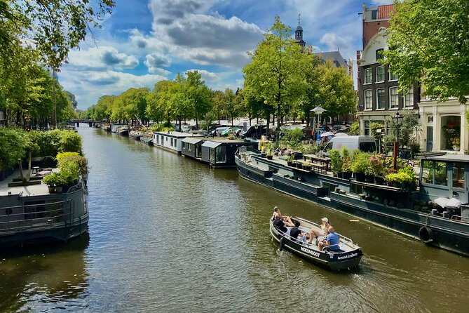 Exclusive Cheese Walk & Dutch Wine Discovery - Design & Wijn: Dutch wine pairing with the plate you built