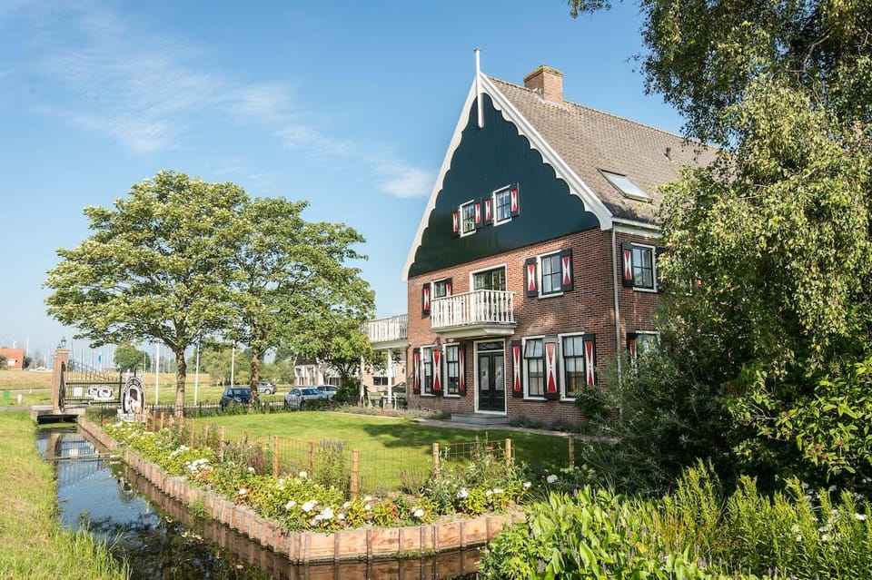 From Amsterdam; Alkmaar Cheese market & Zaanse Schans - Price and value: what you’re really paying for