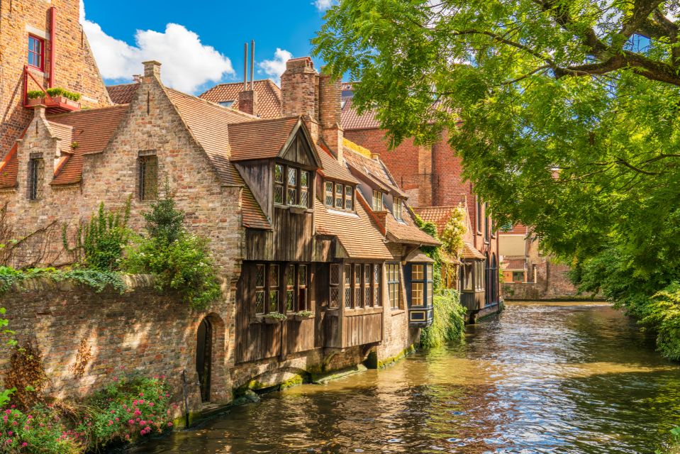 From Amsterdam: Bruges Day Trip in Spanish with Boat Option - Burg Square and the Grote Markt: the Gothic core you’ll remember