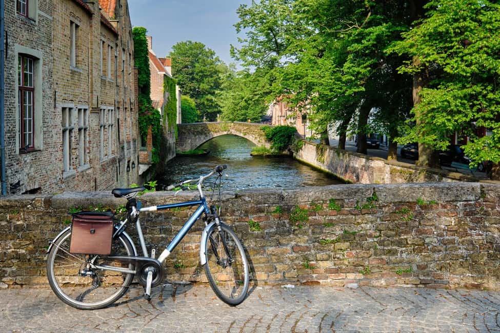 From Amsterdam: Bruges Full-Day Tour - Food and shopping without losing the schedule