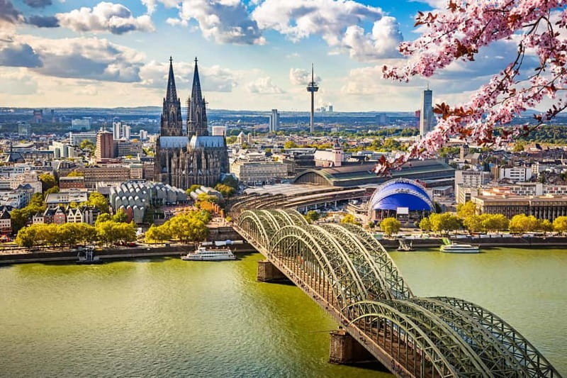 From Amsterdam: Cologne & Antwerp Full-Day Tour - Hohenzollern Bridge: Rhine views and the love-lock photo moment