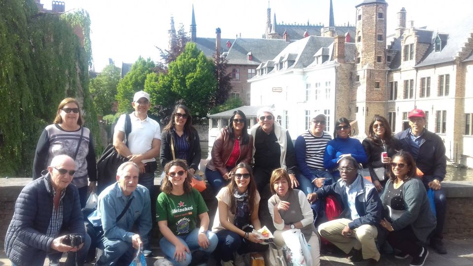 From Amsterdam: Day Trip to Bruges in Spanish or English - Using your 3 hours well: fries, waffles, chocolate, shops, and canals