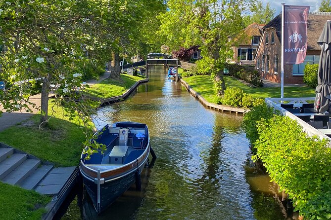 From Amsterdam: Giethoorn Day Trip with Canal & Village Tour - Inside Giethoorn: what the canal cruise actually delivers