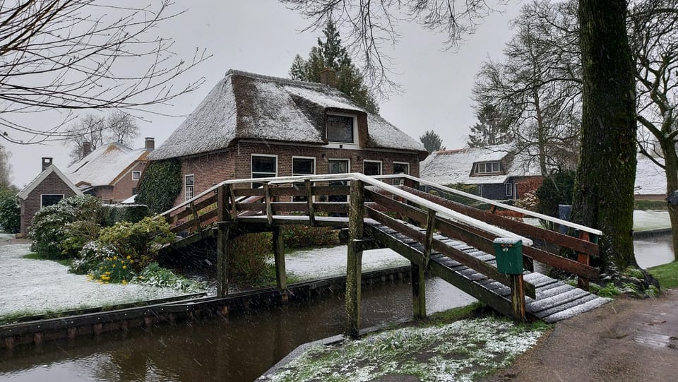 From Amsterdam: Giethoorn Small Group Tour with Boat Ride - Optional Finish at Zandvoort Aan Zee: A Practical Way to Stretch the Day