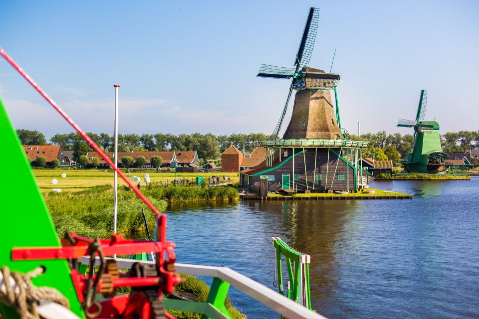 From Amsterdam: Keukenhof and Dutch Countryside Tour - Meeting Point and Timing: Central Station to the Countryside (10.5 Hours)