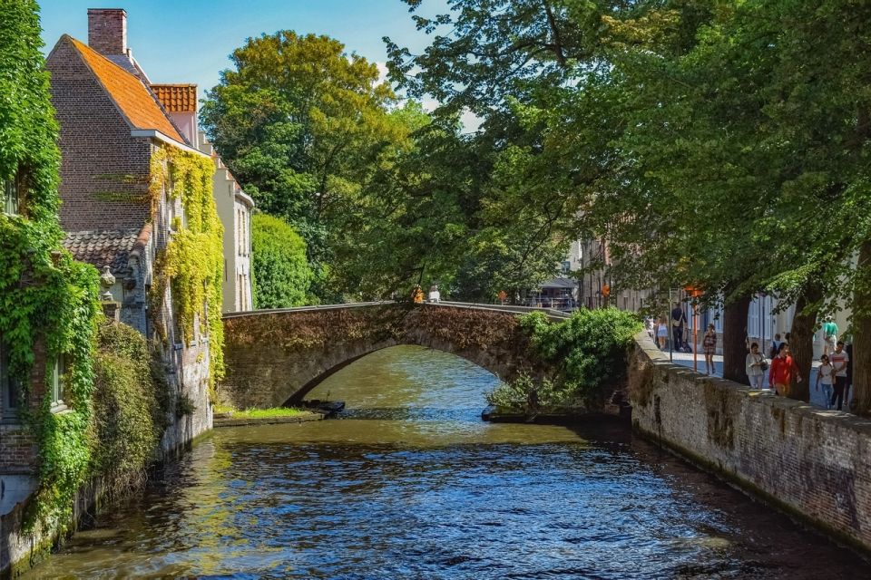 From Amsterdam: Private Sightseeing Tour to Bruges - Chocolate, Waffles, and Lace Shopping Without Turning It Into Chaos