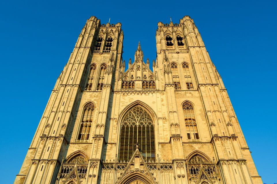 From Amsterdam: Private Sightseeing Tour to Brussels - Grote Markt and Manneken Pis: classic Brussels at walking speed