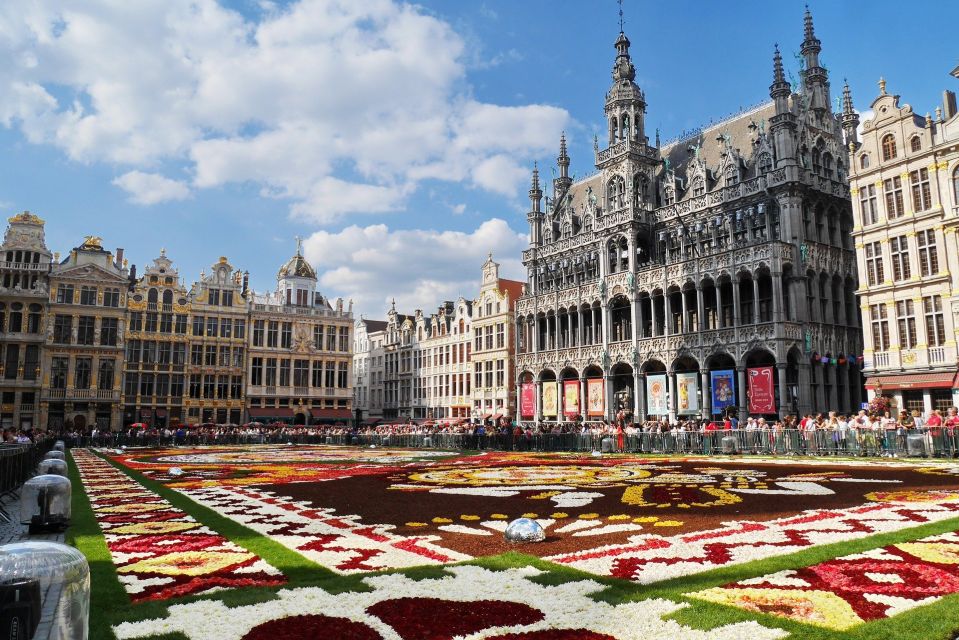 From Amsterdam: Private Sightseeing Tour to Brussels - Royal Palace area: a change of mood from squares and statues