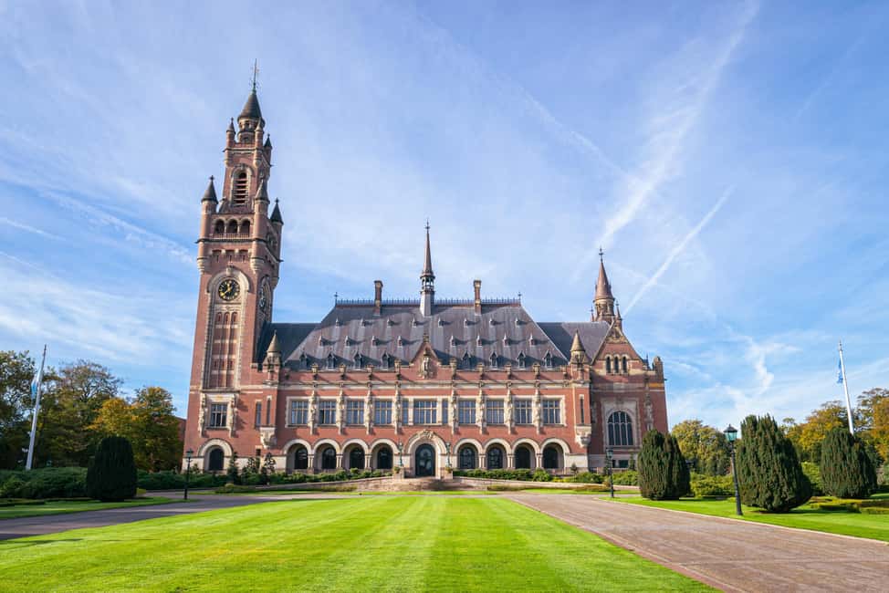 From Amsterdam: Rotterdam, Delft & The Hague Guided Day Tour - South Holland in one day: what this tour does well