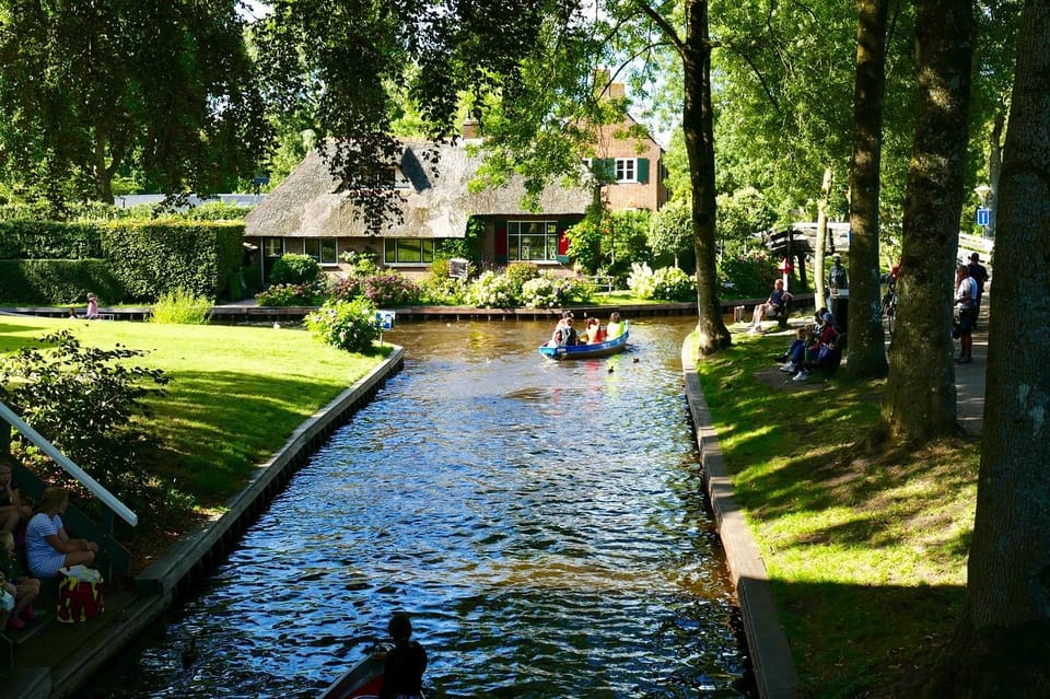 From Amsterdam: Zaanse Schans and Giethoorn Countryside Trip - Price and logistics: why $516 per person can be good value here