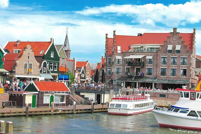 From Amsterdam: Zaanse Schans, Volendam, Giethoorn with Boat Tour - What Guides Can Change in Your Experience