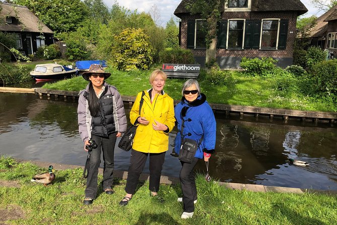 From Amsterdam: Zaanse Schans, Volendam, Giethoorn with Boat Tour - Giethoorn Center and the 1-Hour Canal Boat Tour