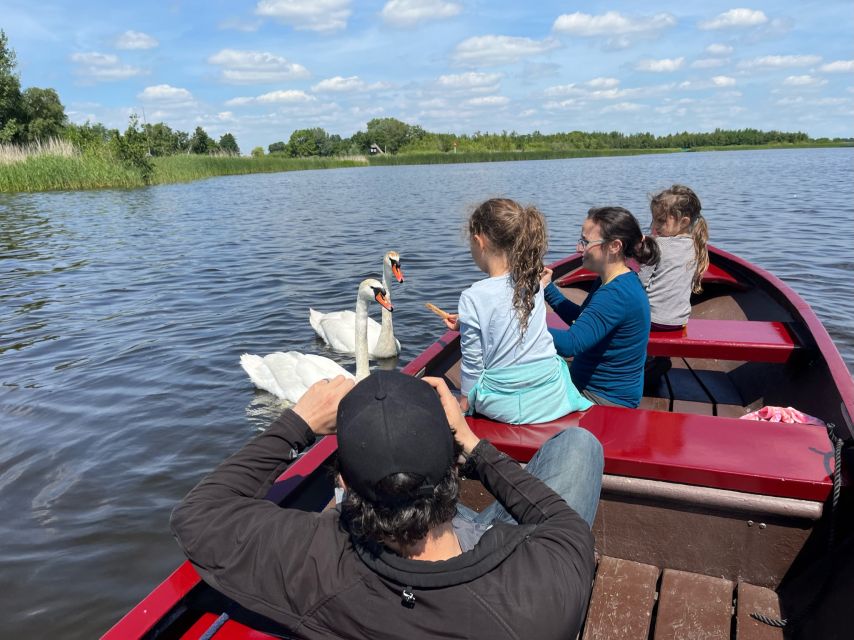 Giethoorm & Exploring the North of The Netherlands Tour - The Car-Free Core of Giethoorn: What You’ll Actually Do