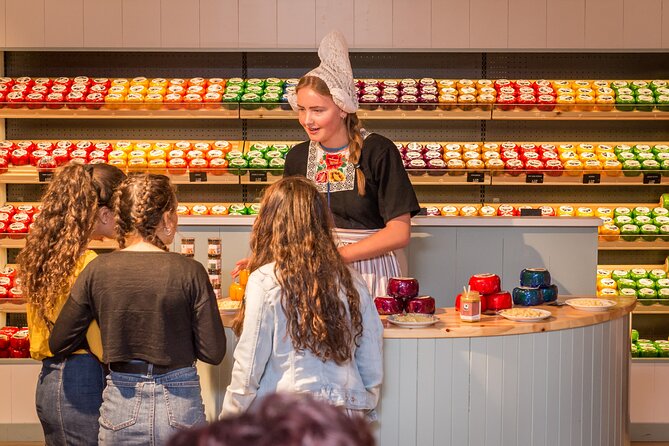 Giethoorn Day Trip from Amsterdam With Cruise and Cheeseplatter - The Optional Amsterdam Canal Cruise Voucher: A Second Sightseeing Hit