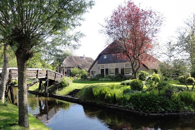 Giethoorn Day Trip from Amsterdam With Cruise and Cheeseplatter - Group Size, Languages, and the Guide Factor