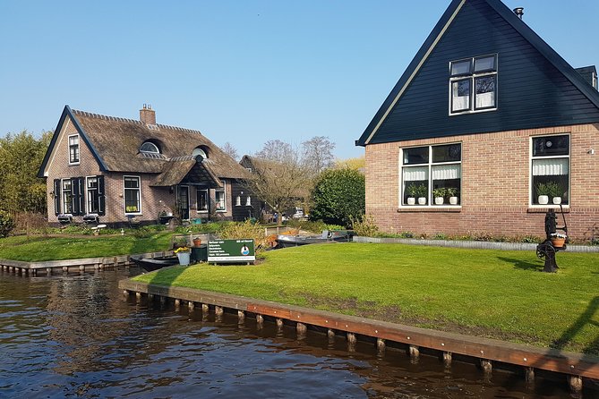Giethoorn Small-Group Tour from Amsterdam (Max. 8 People) - Getting there: Amsterdam Centraal pickup and the 1.5-hour ride