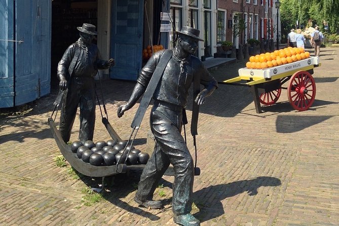 Half-Day Edam and Volendam Private Walking Tour from Amsterdam - Old hofjes courtyards: charity traditions meet modern social housing
