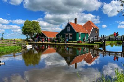 Half-Day Private Guided Sightseeing Tour of Zaanse Schans - From Amsterdam Centraal to Windmill Country in One Easy Train Jump