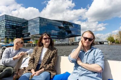 Highlights and Local Insights Canal Cruise Tour in Amsterdam - Your route: Rembrandt Square to Red Light District and back to the bridges