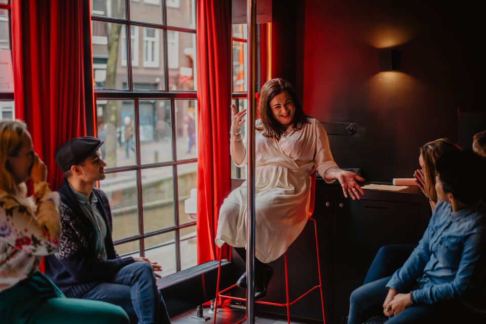 Humans of Amsterdam - Small group cultural walking tour - A mind-bending local shop (and why it’s worth the detour)