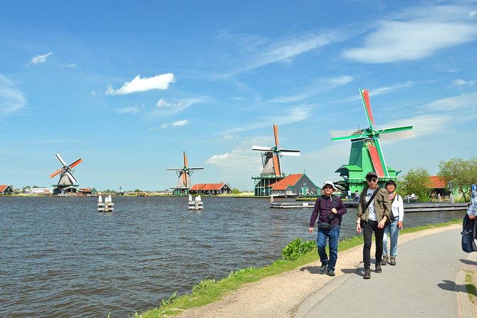 Keukenhof, Flower Fields, Volendam and Zaanse Schans Small-Group Tour - Clogs at Kooijman: a quick workshop stop that’s easy to like