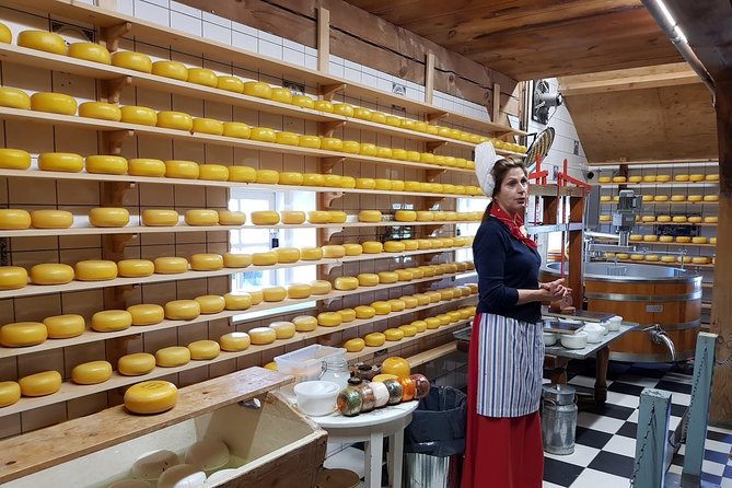 Keukenhof Skip-the-line Tickets: Countryside & Farm Private Tour - Jacobs Hoeve Cheese Farm by Henri Willig: cheese you can taste
