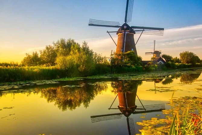 Kinderdijk Windmills and Delft Small-Group Tour from Amsterdam - Morning in Amsterdam: The 8:00 Start and the Meeting Point Reality