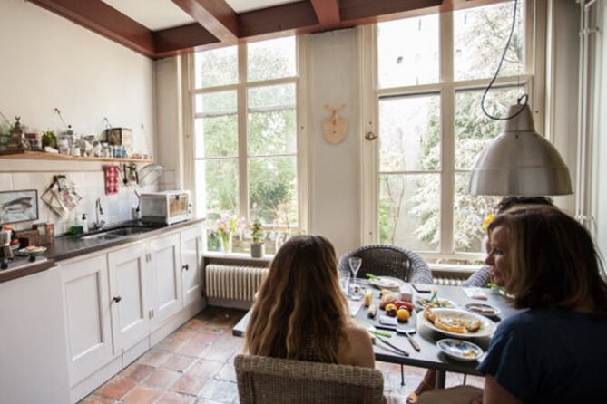 Learn to Make Dutch Pancakes in a Beautiful Amsterdam Canal House - Where This Works Best (and When to Skip It)