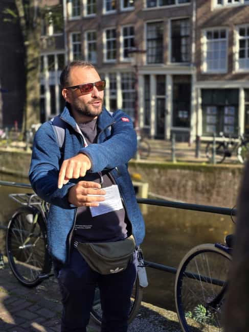 Liberal Amsterdam: Small-Group Walking Tour & Anne Frank VR - Starting at Kattengat and the WWII tone-setting moments
