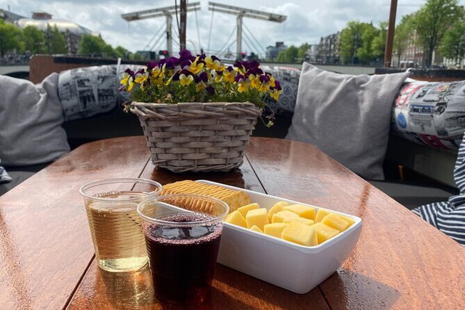 Luxury Amsterdam Canal Cruise – Unlimited Cocktails Included (1H) - Meeting point at Oudezijds Voorburgwal: where the story begins