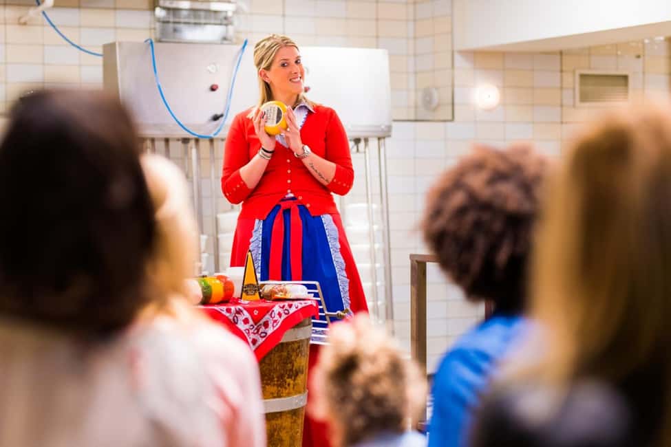 Marken, Volendam, and Edam Full-Day Tour from Amsterdam - Cheese Factory Stop: Turning a Tasty Thing Into a Lesson