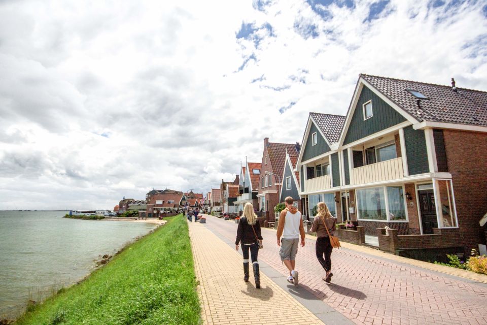 Marken, Volendam and Edam: Private Full-Day Tour - A private countryside day that actually uses local transit