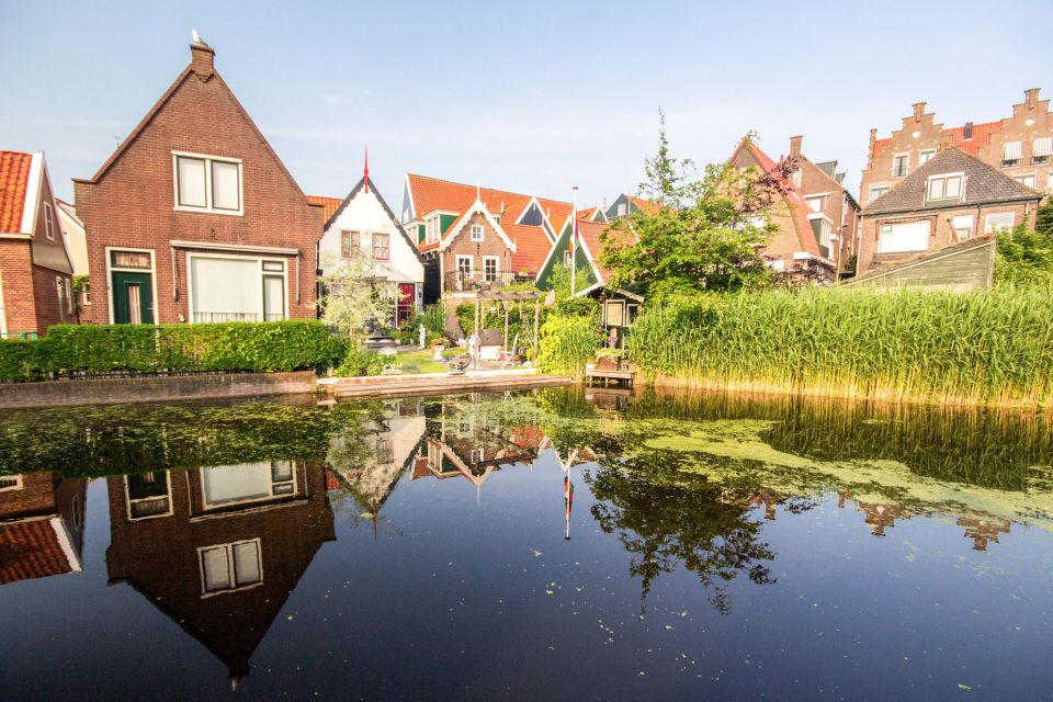 Marken, Volendam and Edam: Private Full-Day Tour - Volendam: fisherman village lanes, fish auction building, and real cheese shopping