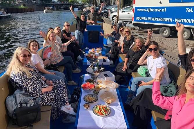 Open Dutch Boat! Silent electric drive. Nice cosy boat ride... - Where the cruise starts on Prinsengracht (and how it feels)