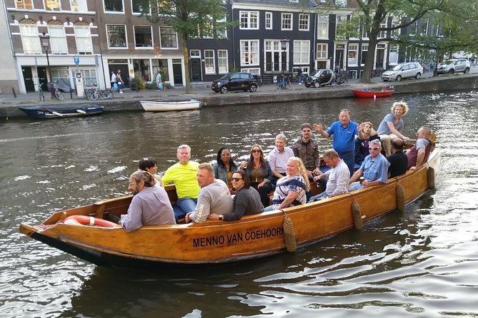 Open Dutch Boat! Silent electric drive. Nice cosy boat ride... - An open boat that still stays comfy enough to enjoy