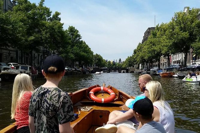 Open Dutch Boat! Silent electric drive. Nice cosy boat ride... - The silent electric drive: why it changes the whole cruise